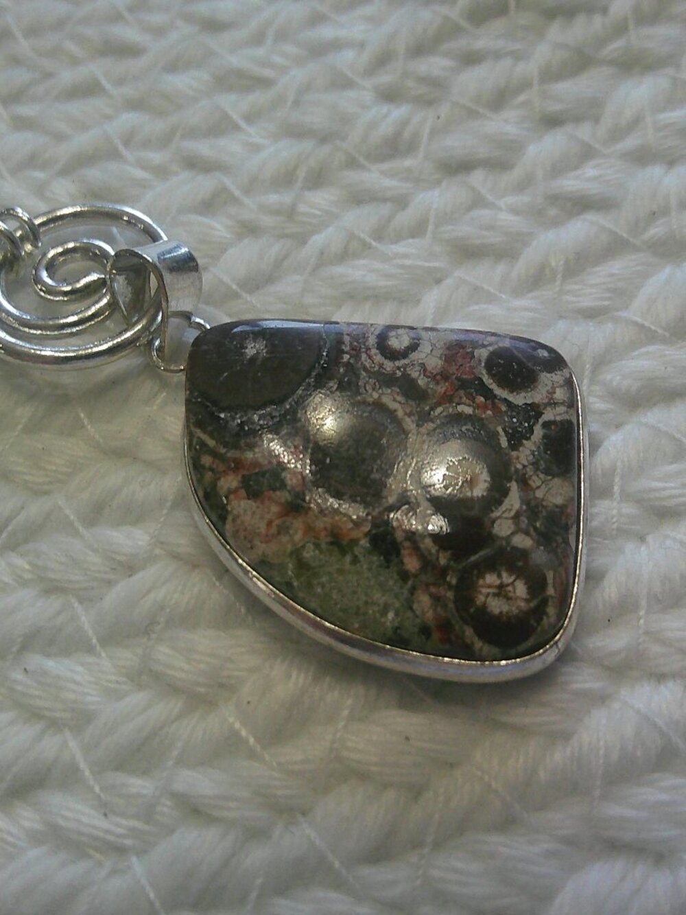 Gorgeous NOREENA JASPER Handmade Sterling 925 Pendant/Chain #360F